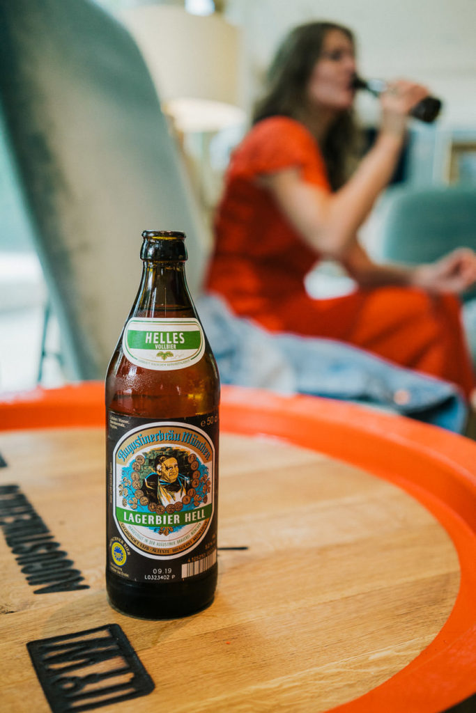 getting ready hochzeitsfoto münchen hotel augustin