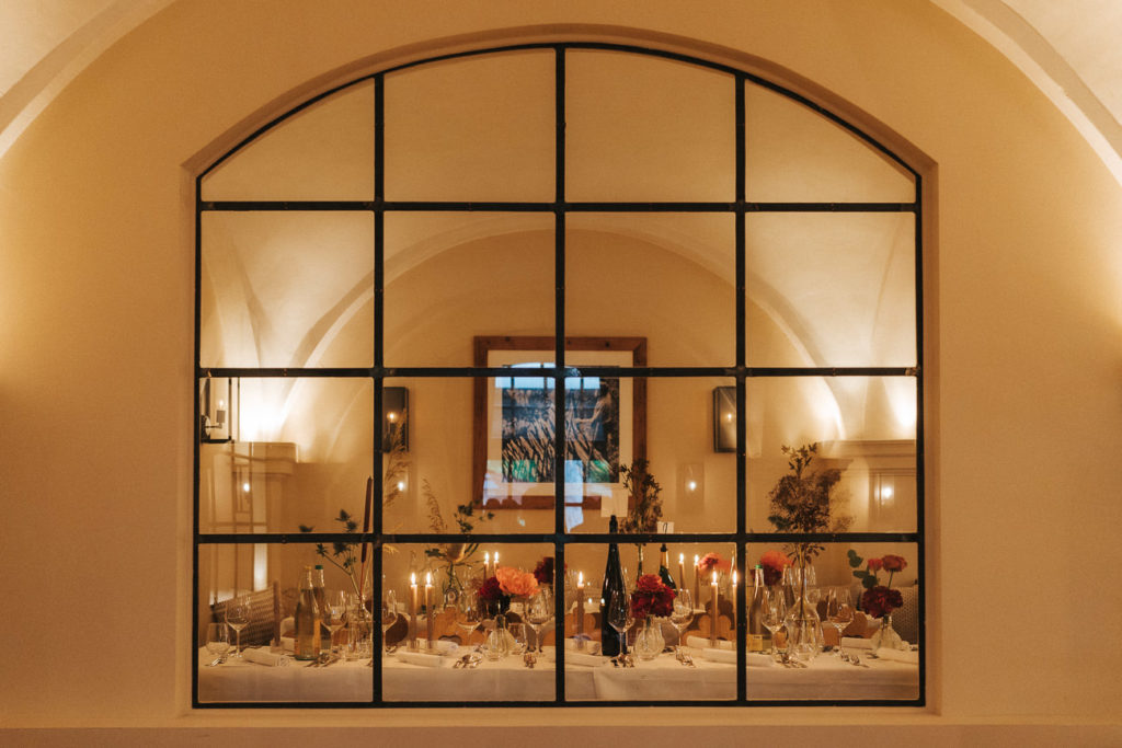 tischdeko hochzeit gutshof menterschwaige