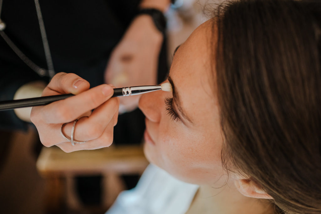 hochzeit auf schloss amerang getting ready