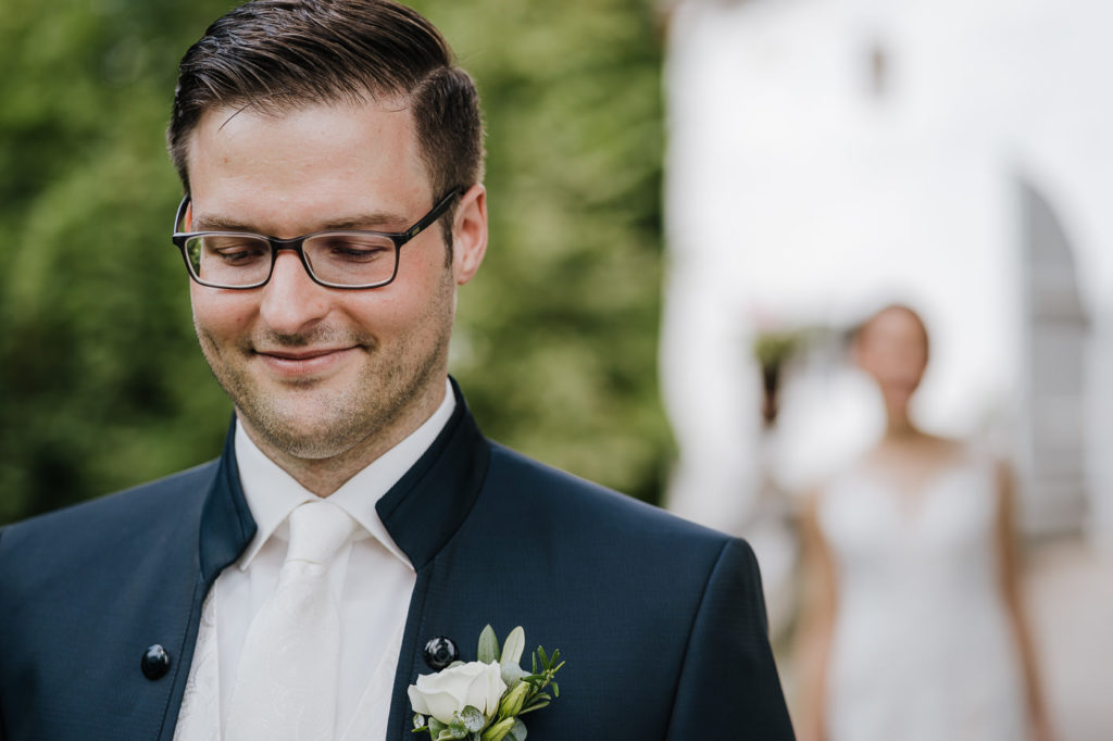 first look hochzeit schloss amerang