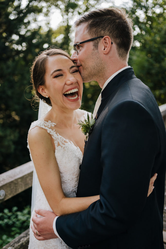 hochzeit schloss amerang paarbilder in der sonne