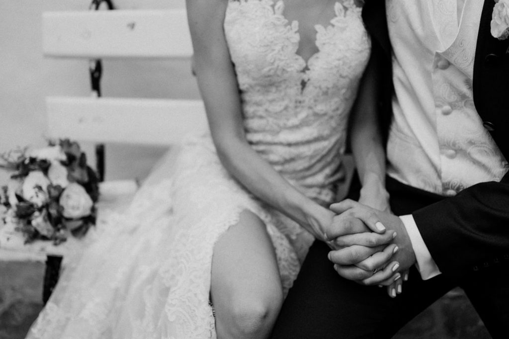 hochzeit schloss amerang paarbilder in der sonne