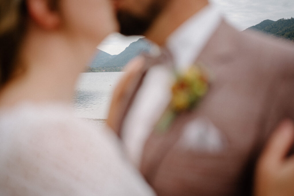 brautpaarfotos vor bergkulisse am schliersee